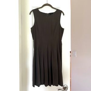 Theory fit and flare sleeveless dress. Size 6